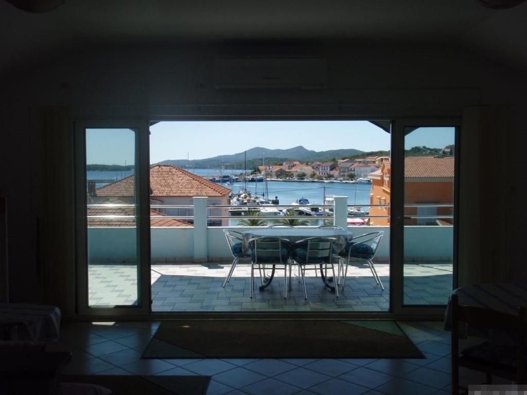Apartment In Kukljica With Sea View, Terrace, Air Conditioning, Wi-Fi Exterior foto